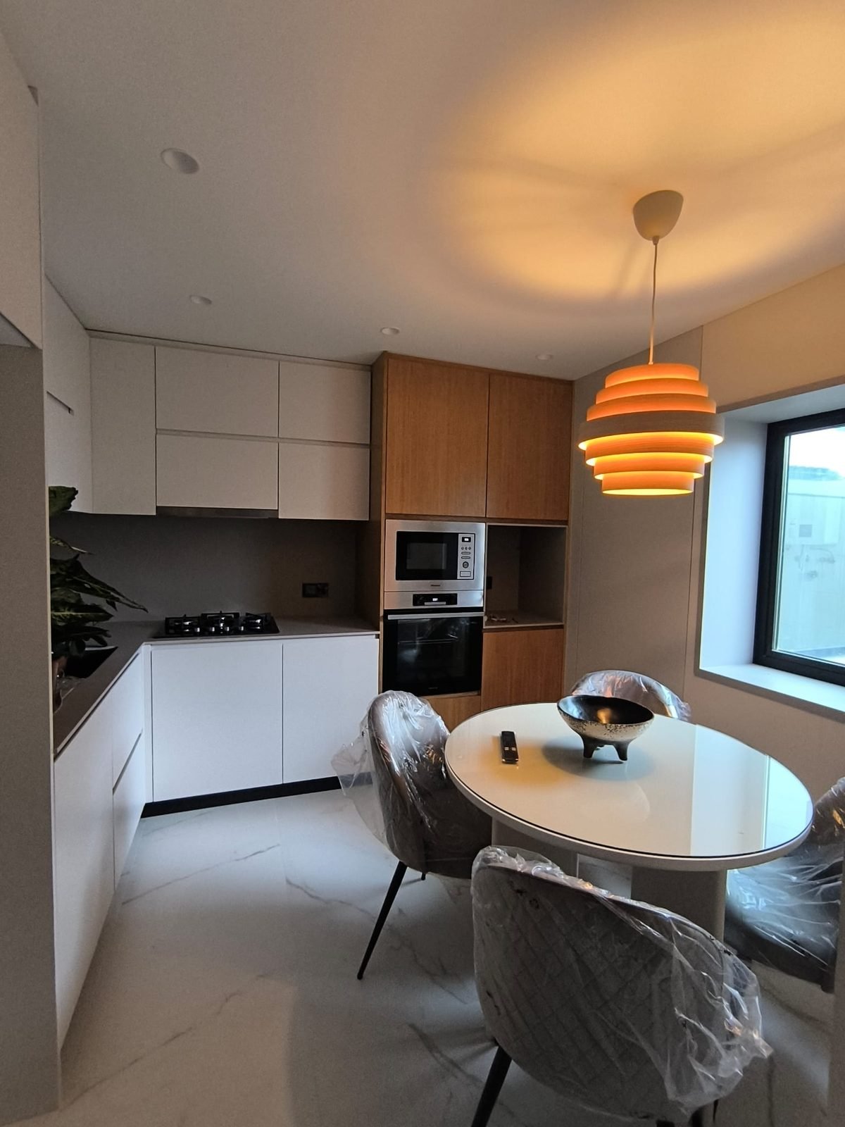 Cozinha e zona de refeições — Moradia em São Jorge